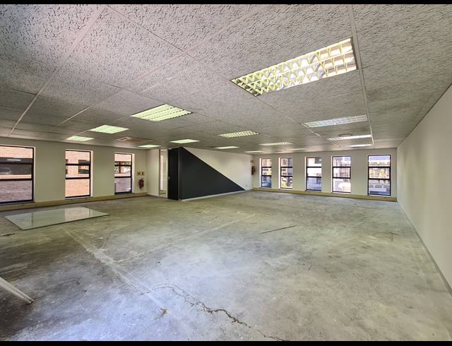 277M² OFFICE TO LET IN HURLINGHAM